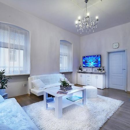 Apartman Bb Centrum Besztercebánya Kültér fotó