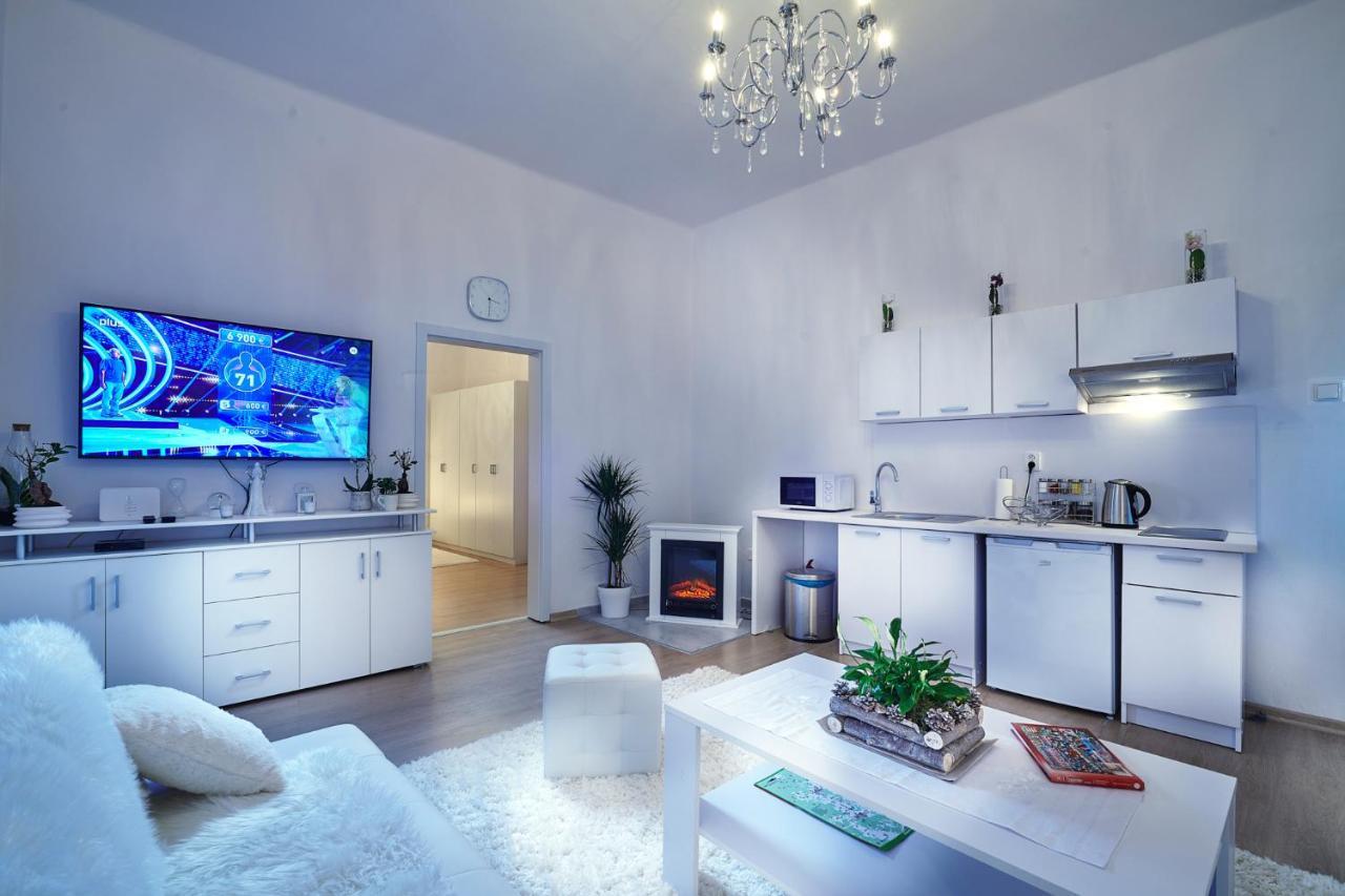 Apartman Bb Centrum Besztercebánya Kültér fotó