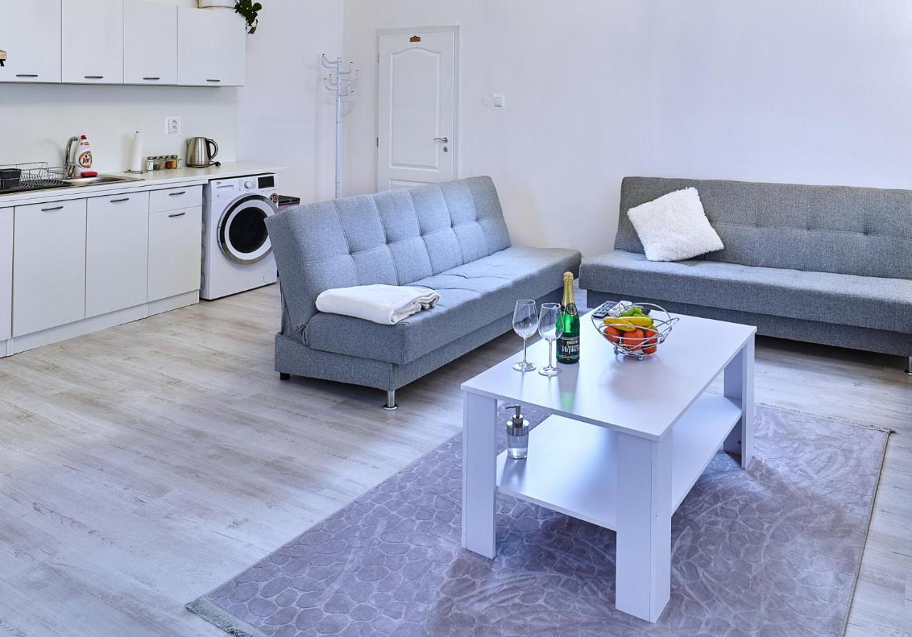 Apartman Bb Centrum Besztercebánya Kültér fotó
