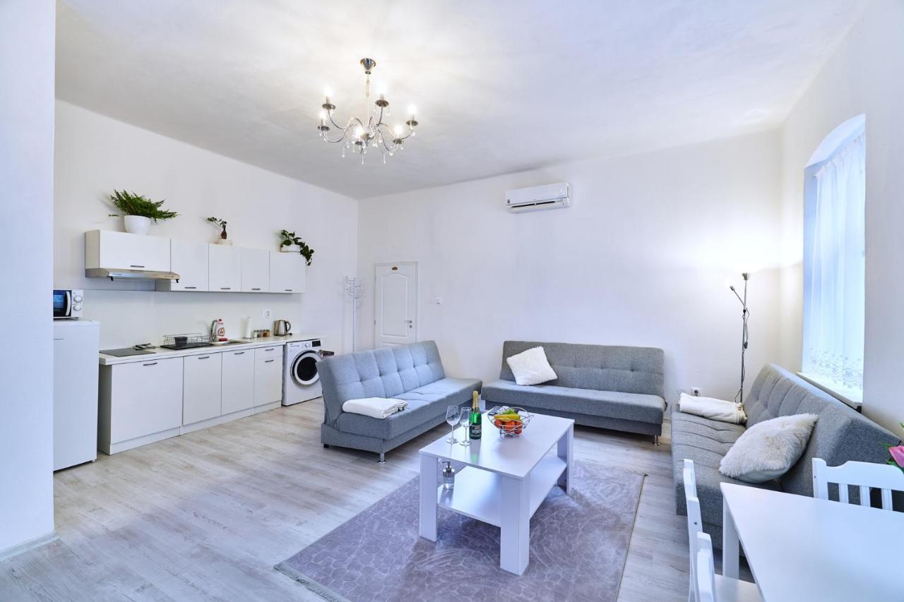 Apartman Bb Centrum Besztercebánya Kültér fotó